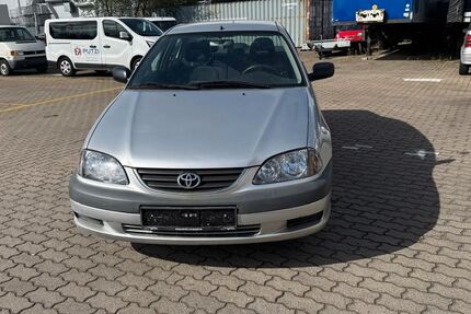 Toyota Avensis 77.800 km 3.200 € Hamburg 22113