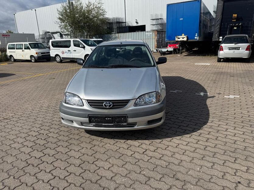Toyota Avensis 77.800 km 3.200 € Hamburg 22113