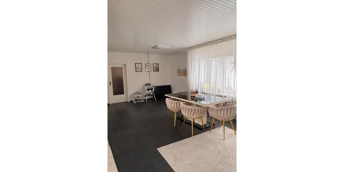 Einfamilienhaus Norderstedt Friedrichsgabe - 8 Zimmer, 300 m&sup2;, 4.000&euro; | Angebot:26563598
