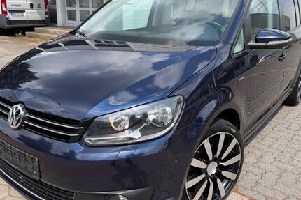 VW Touran 258.000 km 7.390 &euro; Hamburg 22115