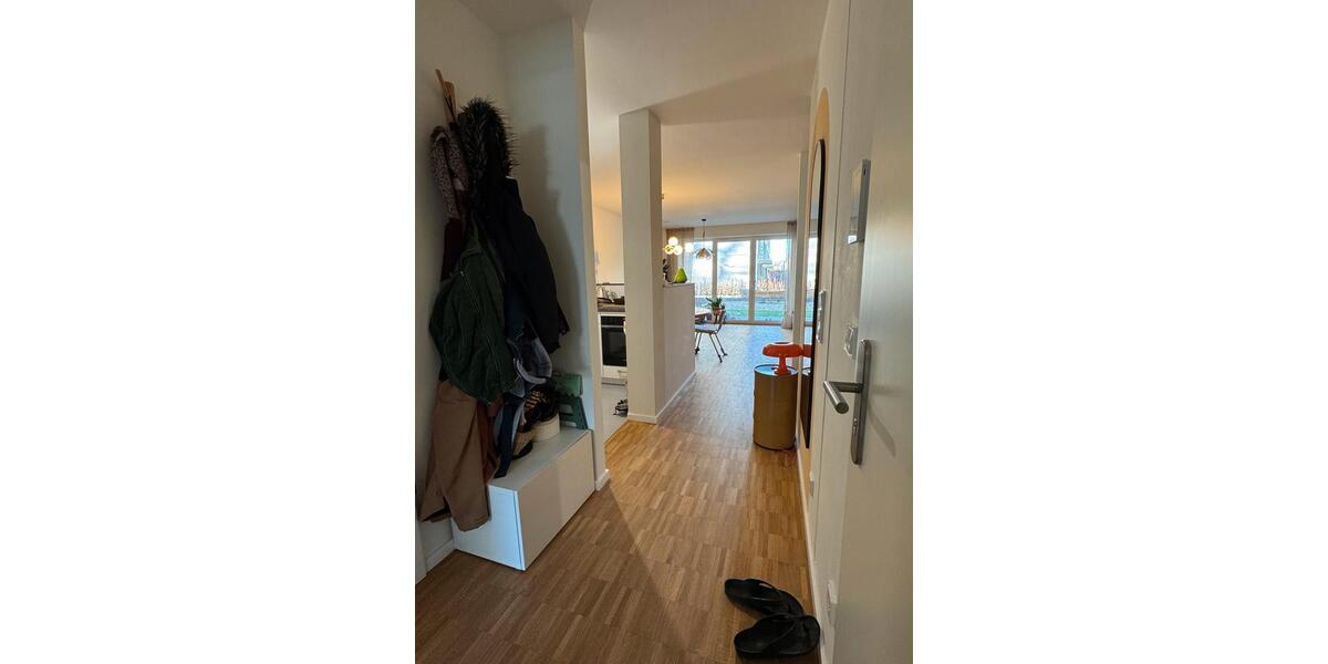 ZWISCHENMIETE März 3-Zimmer Wohnung 3.5 zimmer