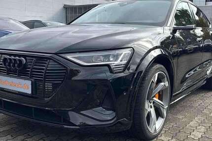 Audi e-tron 20.552 km 46.950 € Hamburg 22047