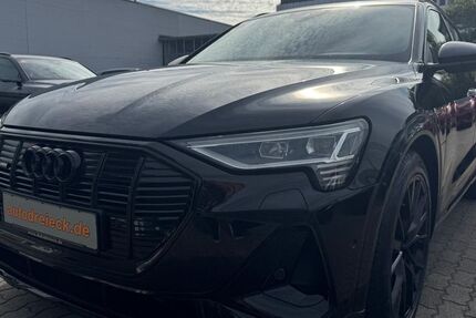 Audi e-tron 45.349 km 39.950 &euro; Hamburg 22047