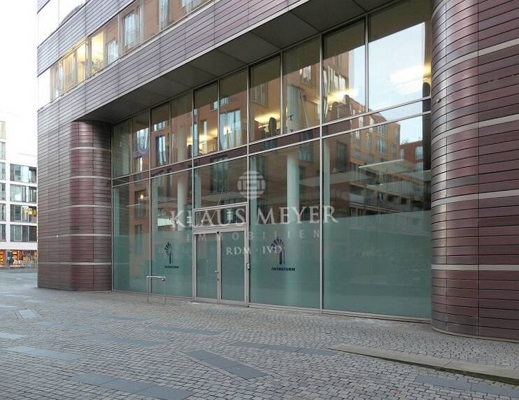 Erdgeschoß - z.B. für Yogastudio, Physiotherapie, Tagespflege, Fahrradhandel, usw., provisionsfrei