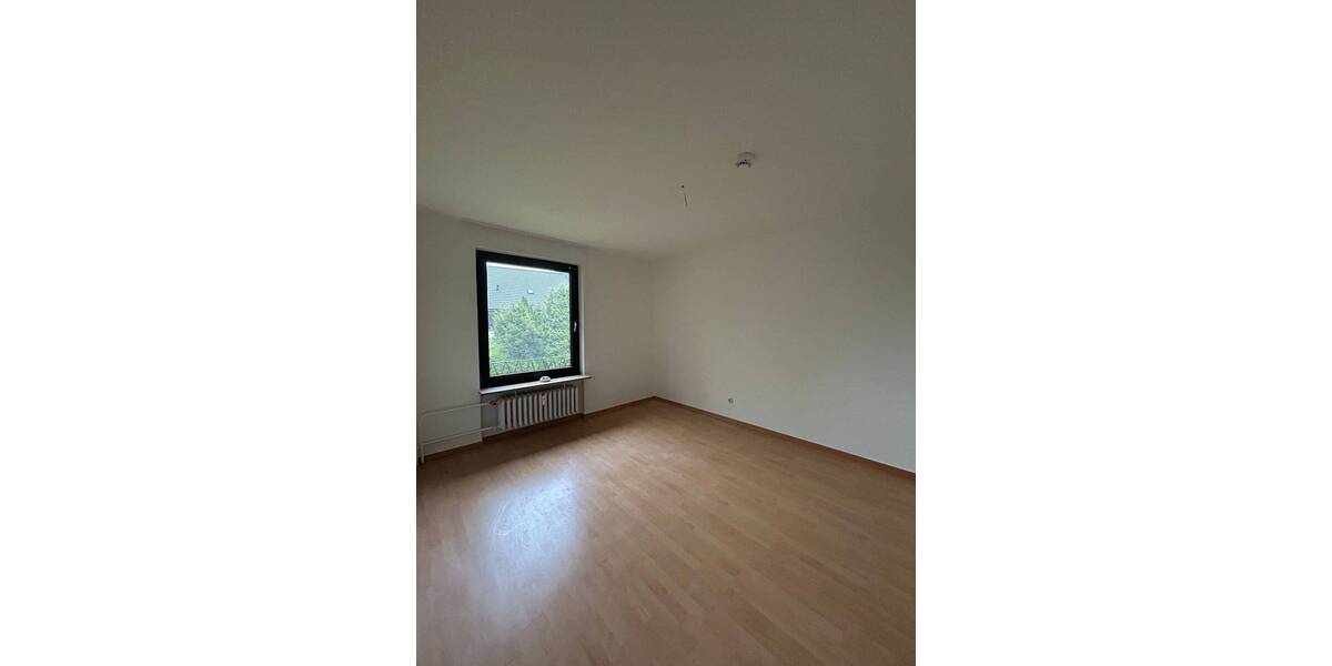 Etagenwohnung Pinneberg - 2 Zimmer, 65 m&sup2;, 692&euro; | Angebot:26616659