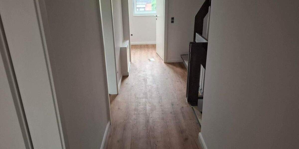 Doppelhaushälfte Quickborn - 5 Zimmer, 127 m&sup2;, 2.090&euro; | Angebot:25734072