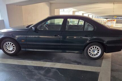 BMW 520 246.000 km 2.100 &euro; Hamburg 22083
