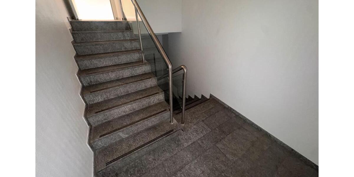 Ladengeschäft ggü EEZ 200 qm inkl keller zimmer