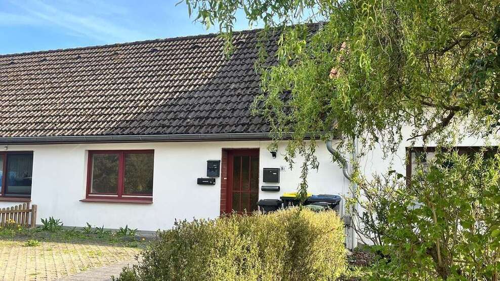 Wohnung zum Kaufen in Adendorf 149.000 € 67 m²