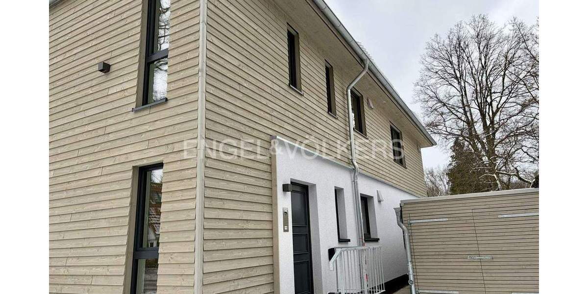Etagenwohnung Ahrensburg - 3 Zimmer, 110 m&sup2;, 2.300&euro; | Angebot:25701871