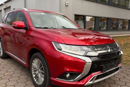 Mitsubishi Outlander 268.580 km 11.990 &euro; Hamburg 20539